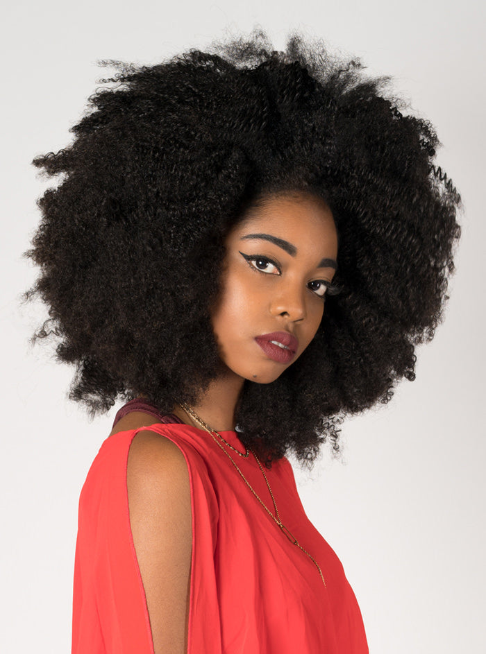 Nefertiti Curly 3C Hair Extension in-action in-use